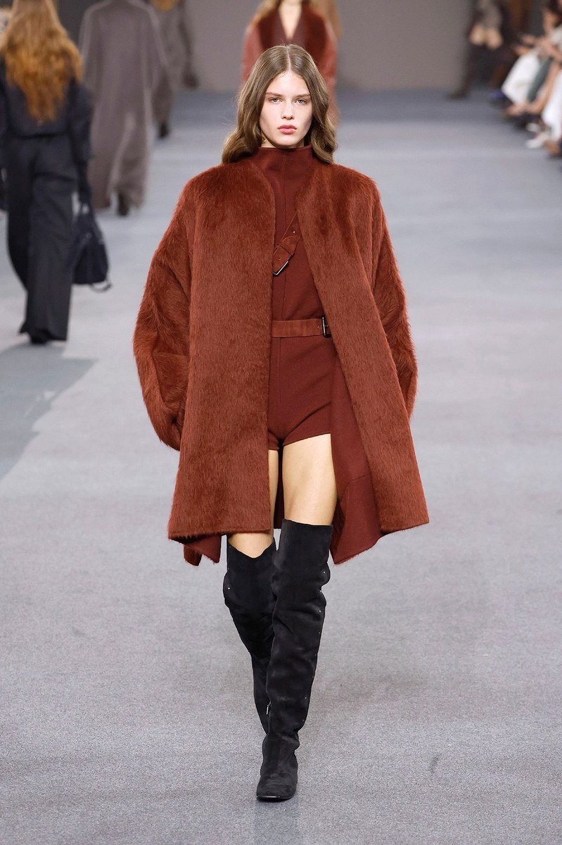 Look 25