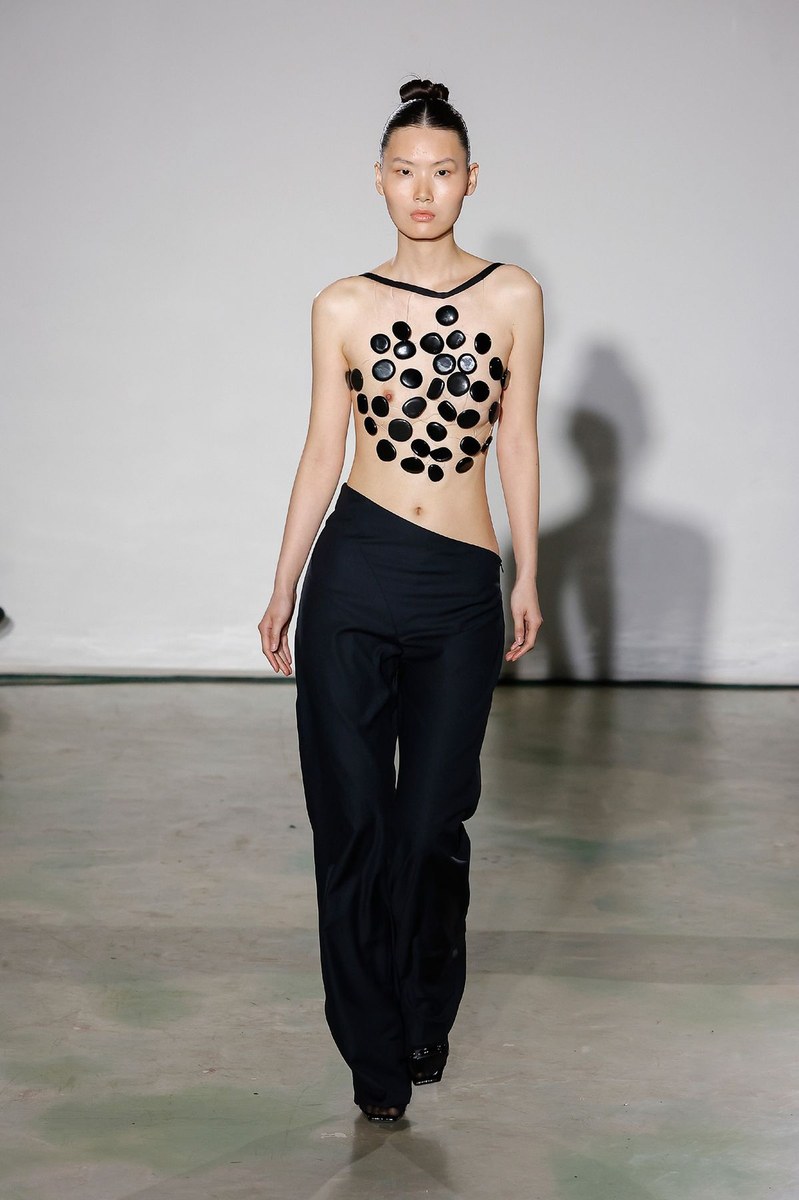 Look 10