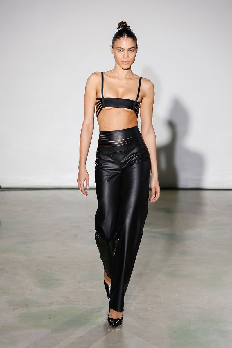 Look 16