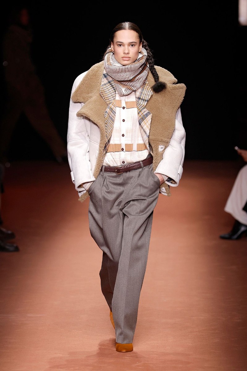 Look 3