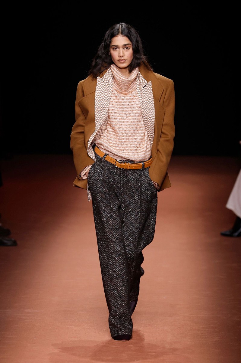 Look 7