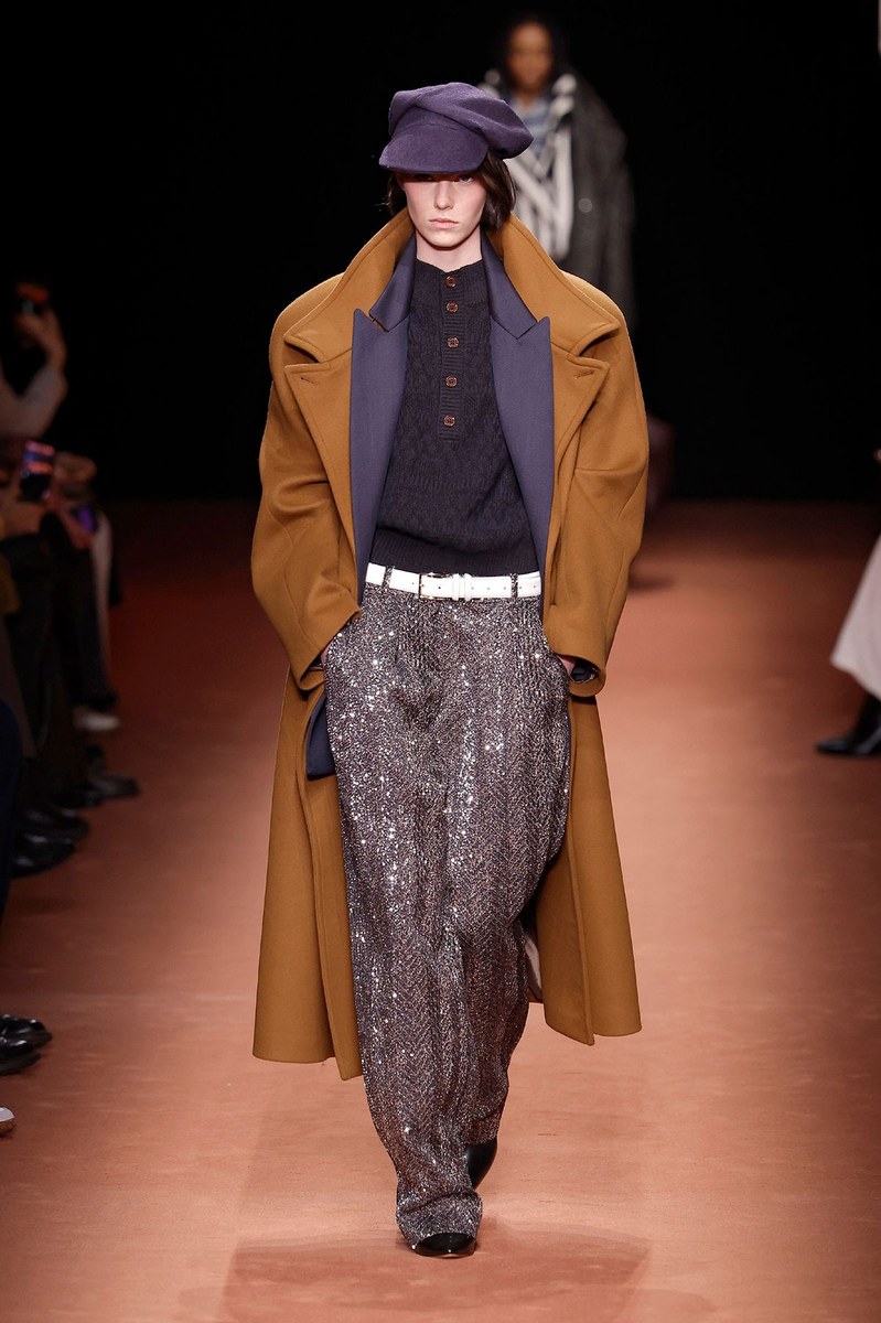 Look 10