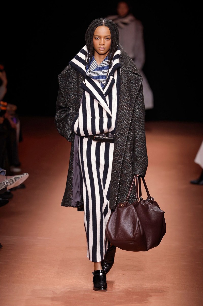 Look 11