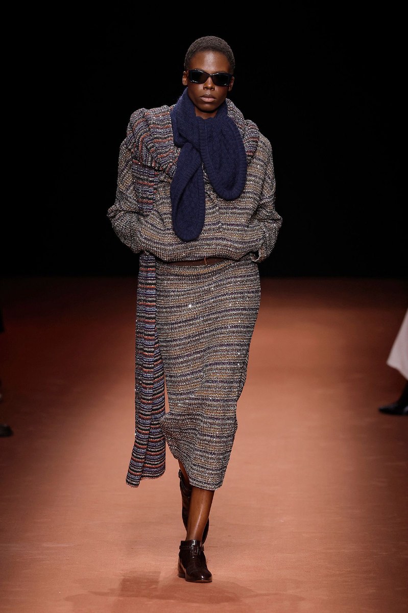 Look 15