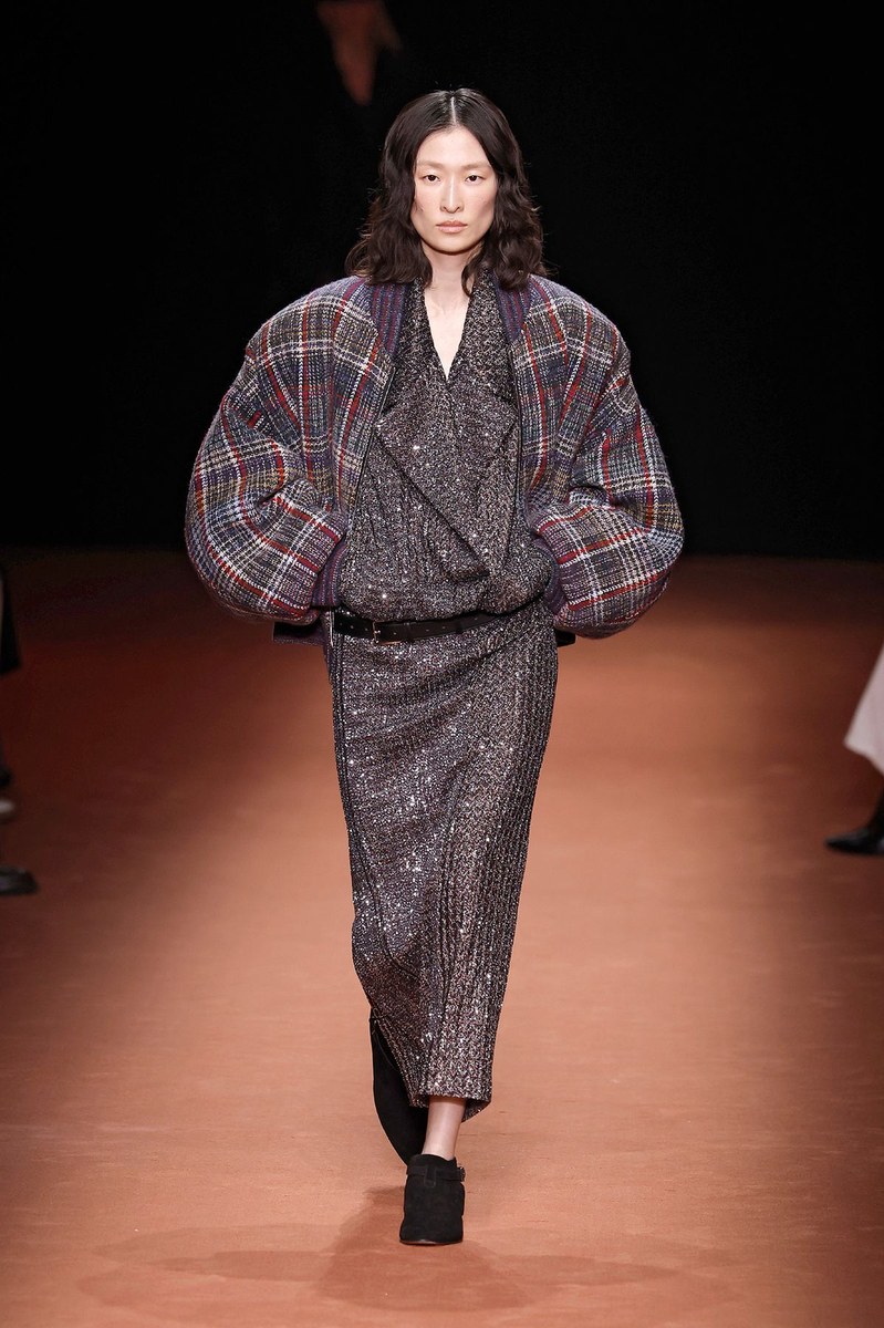 Look 16