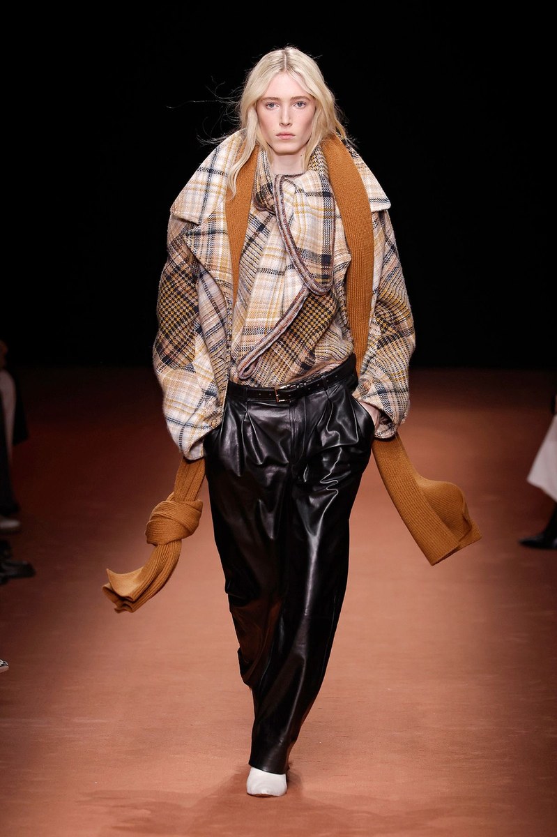 Look 32