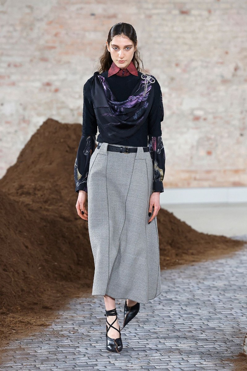 Look 3