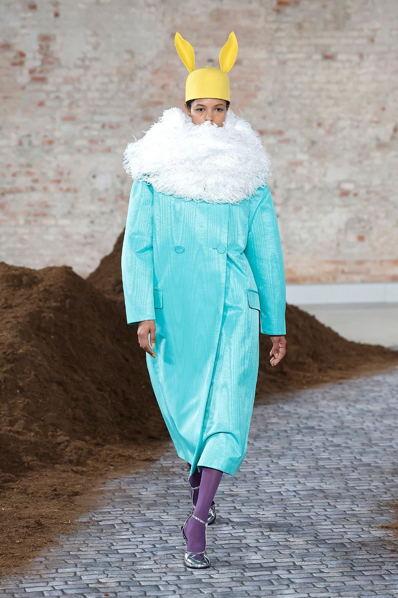Look 7