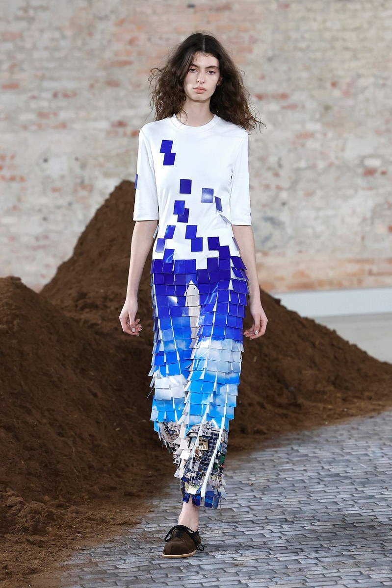 Look 11