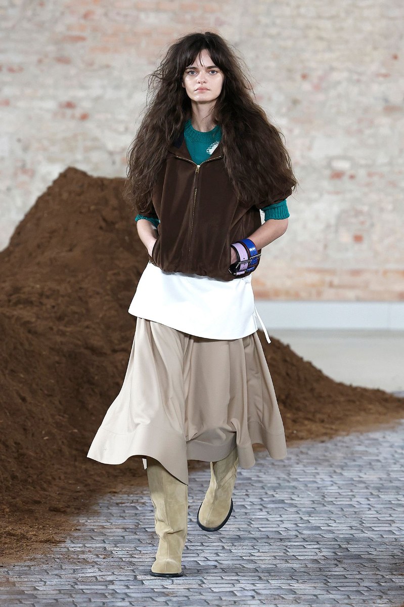 Look 28