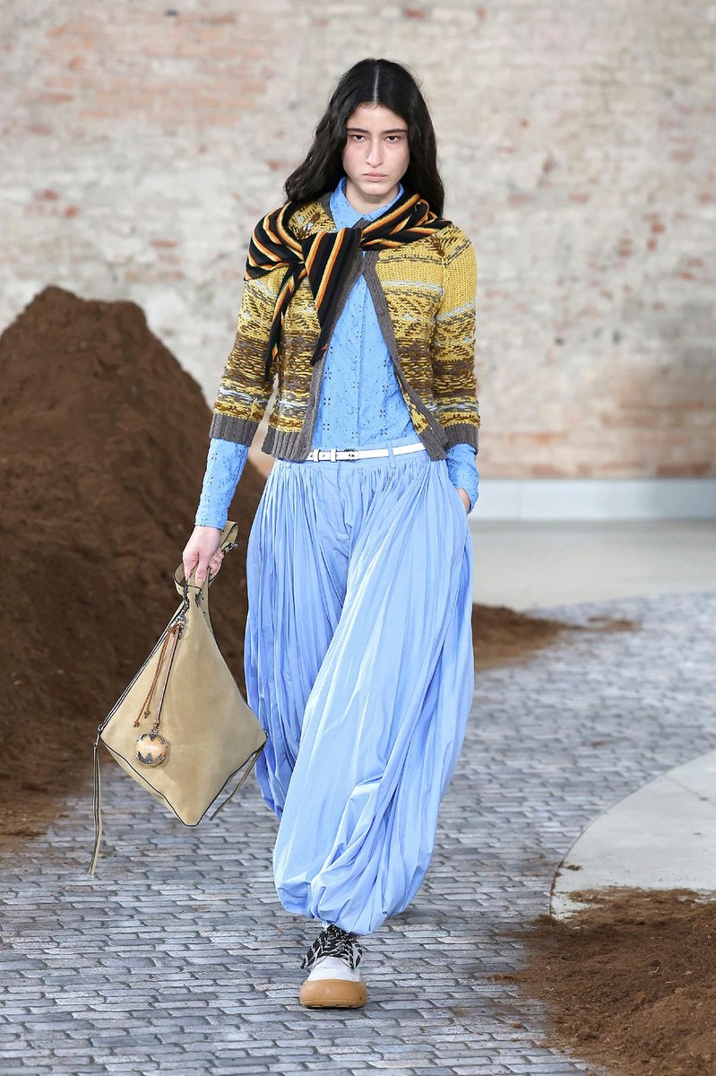 Look 30
