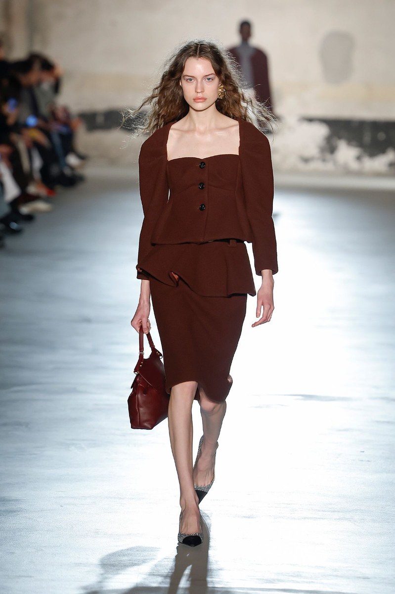 Look 24