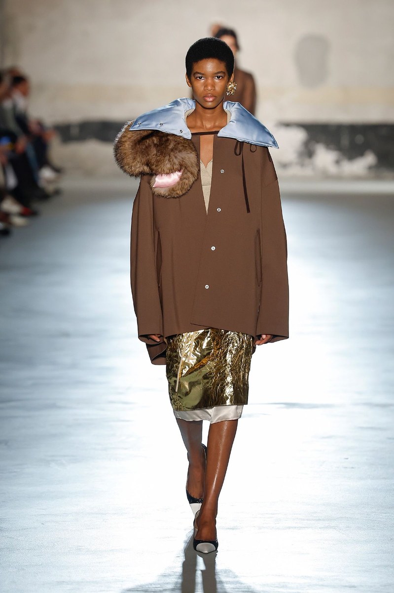 Look 32