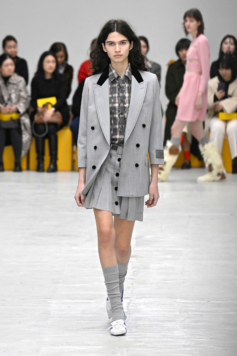 Onitsuka Tiger FW26 Women Looks Report