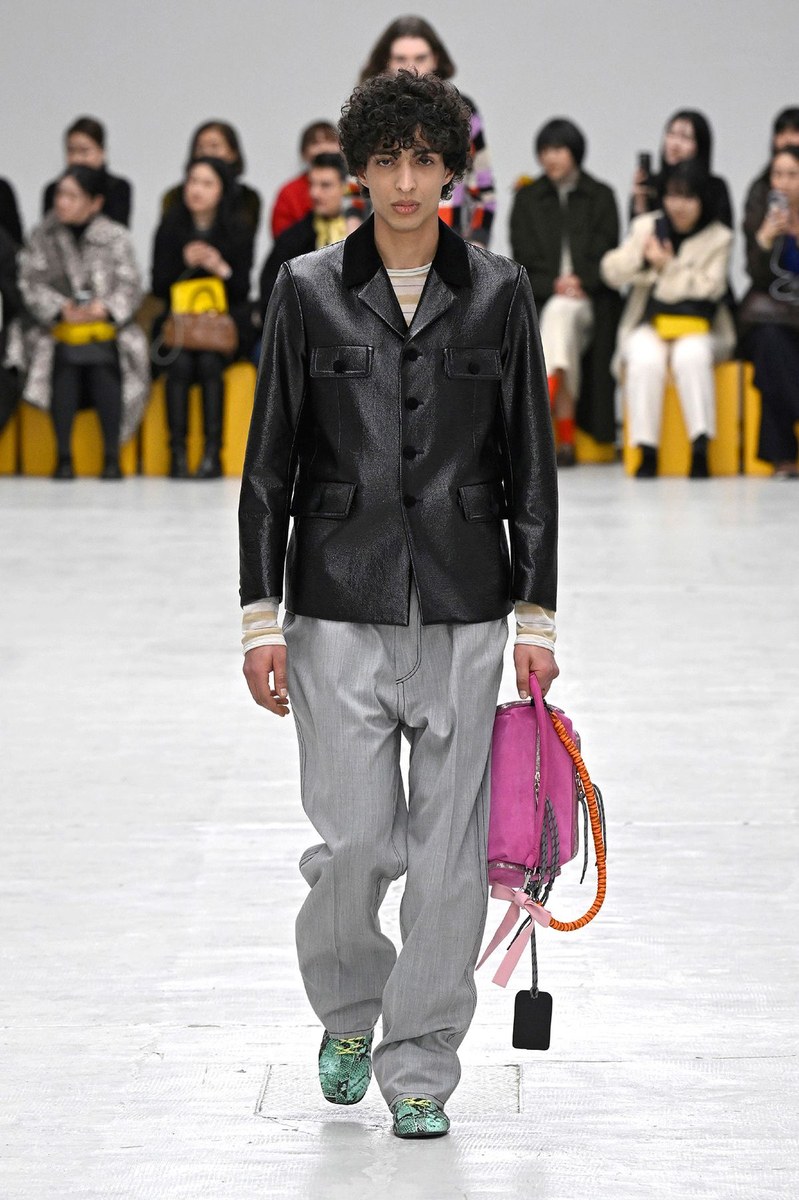 Look 10