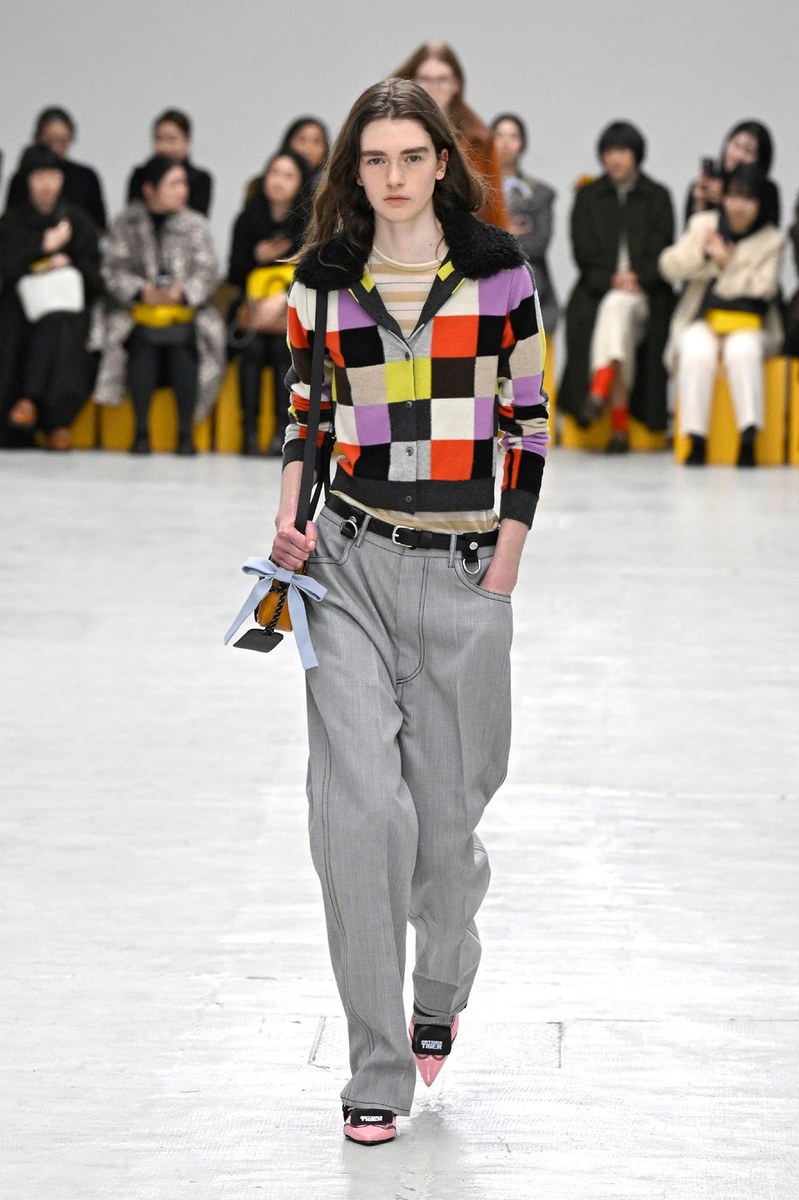Look 11