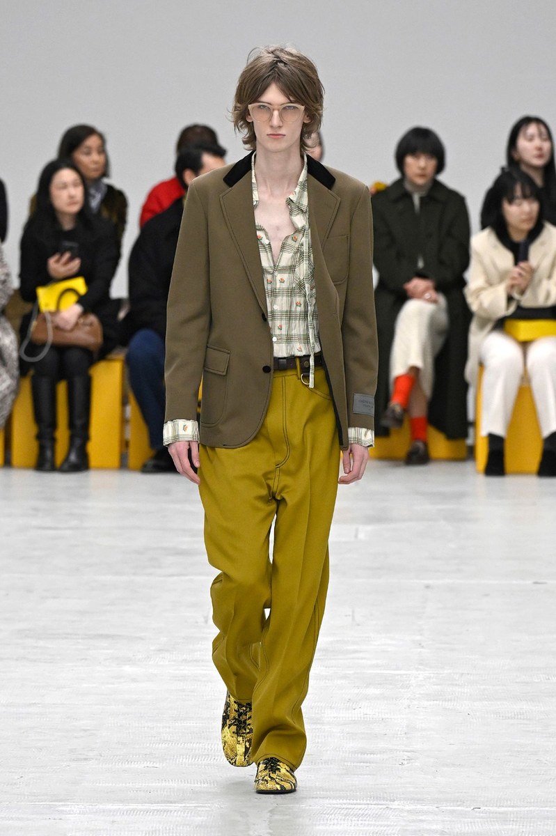 Look 18