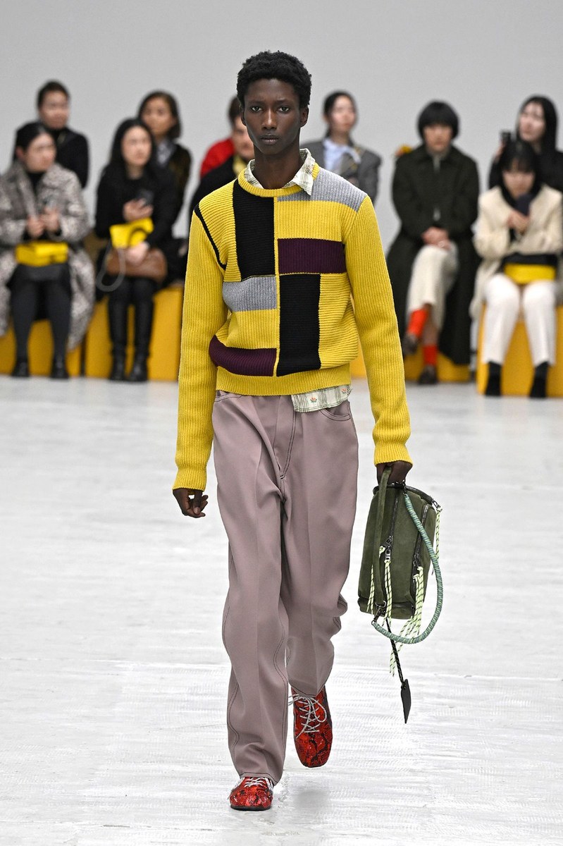 Look 19