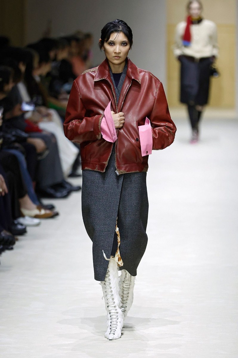 Look 15