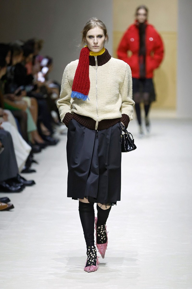 Look 16