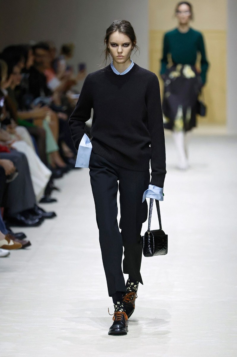 Look 18