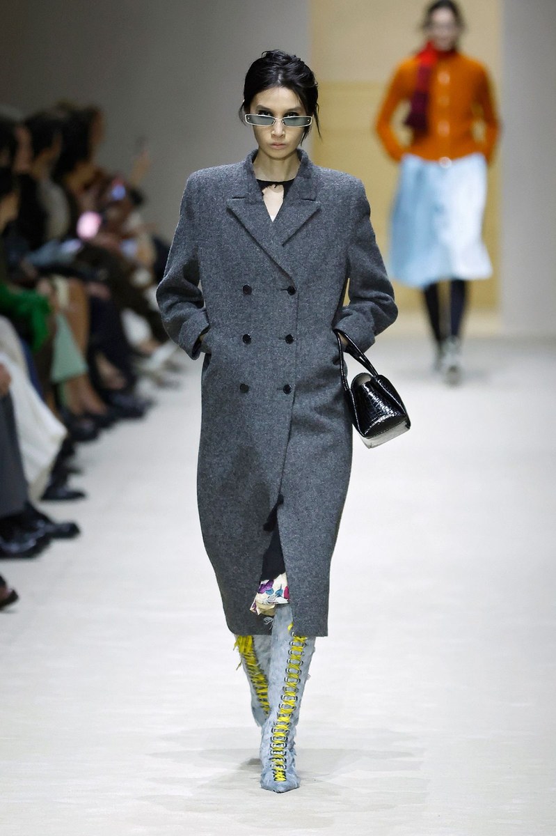 Look 27