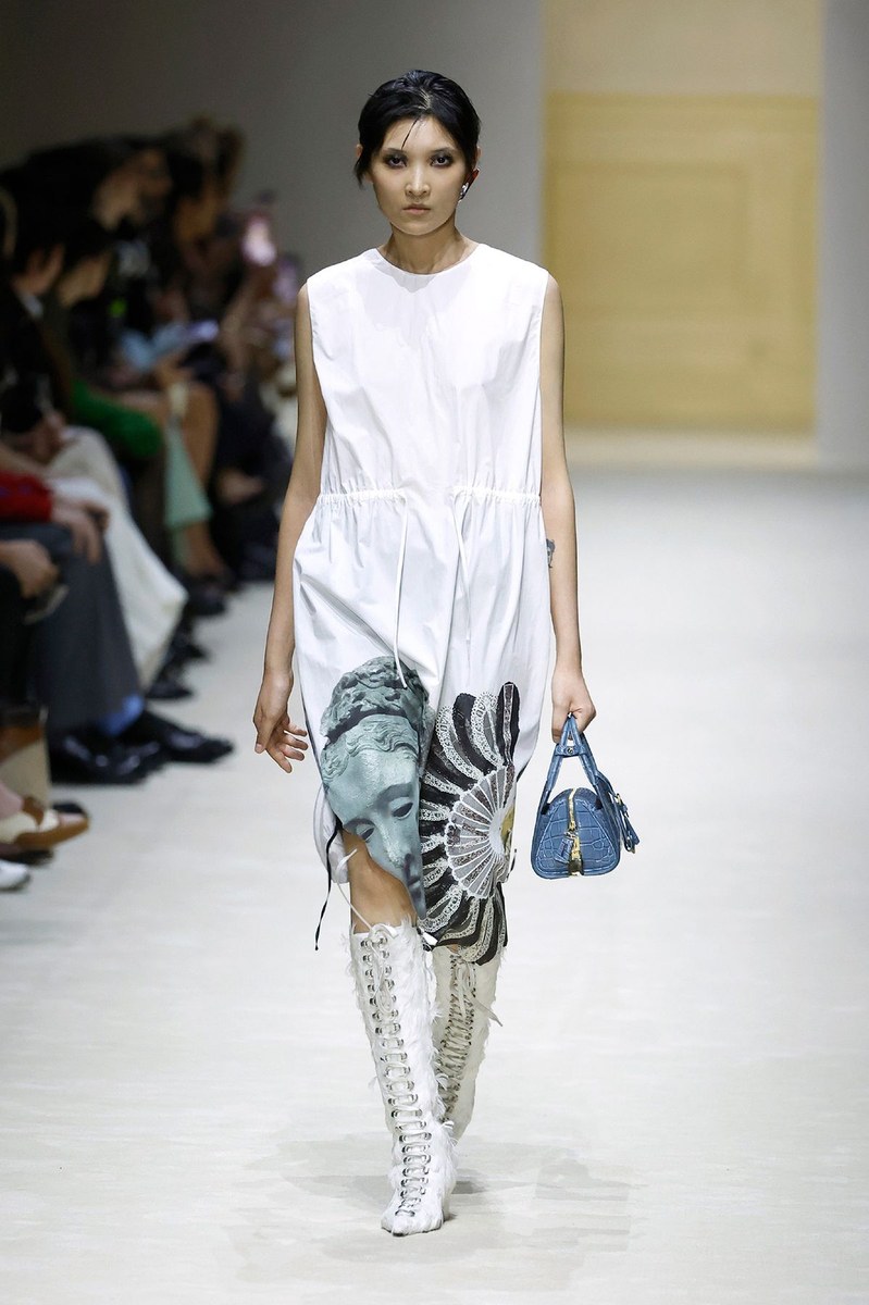 Look 60