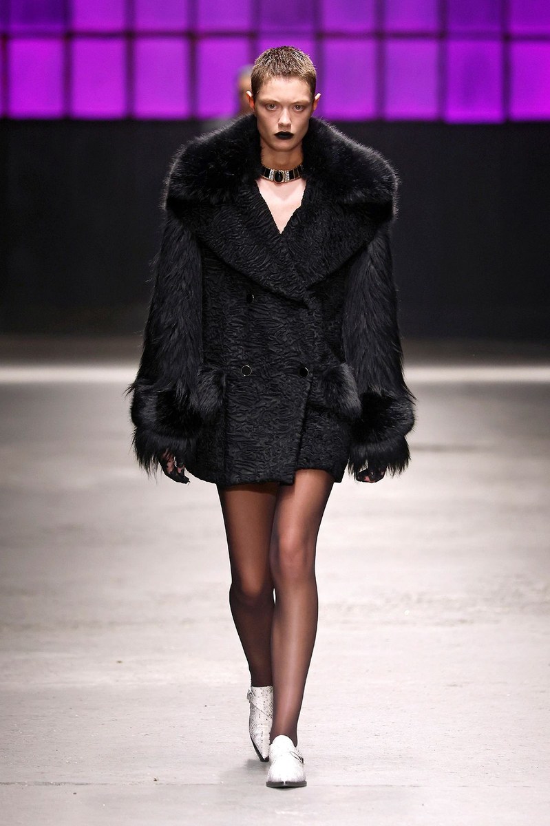Look 7