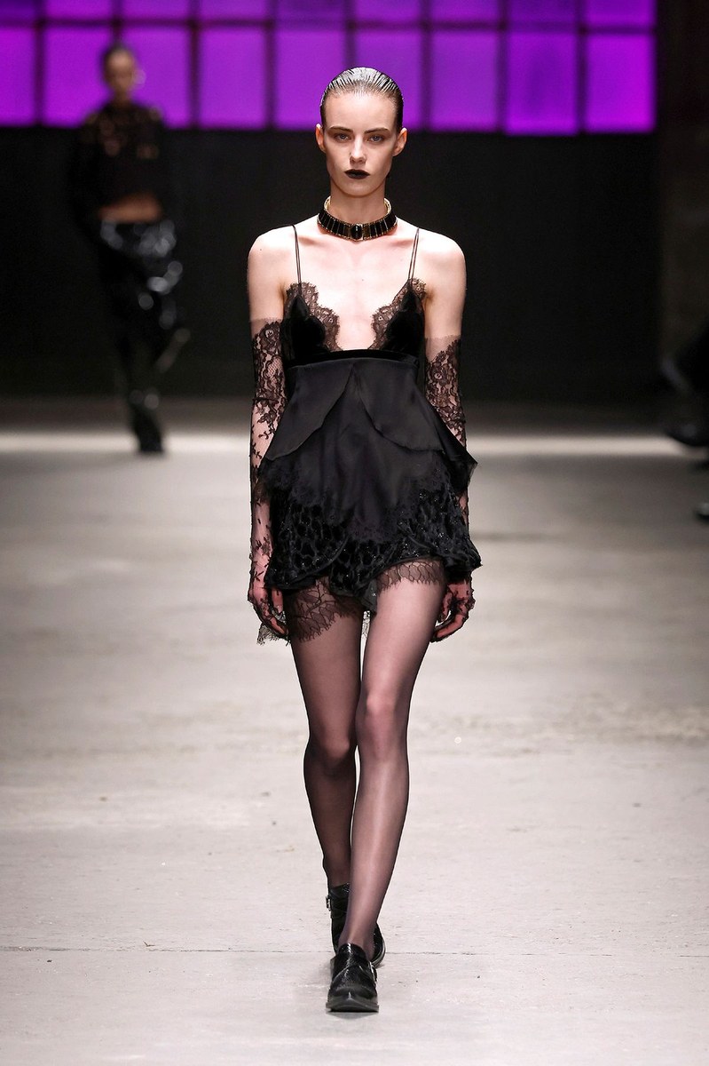 Look 15