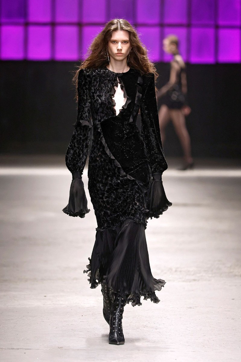 Look 17