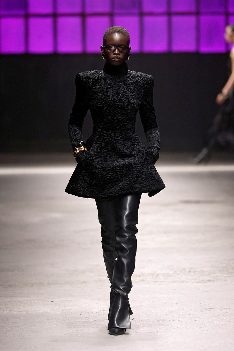 Look 18