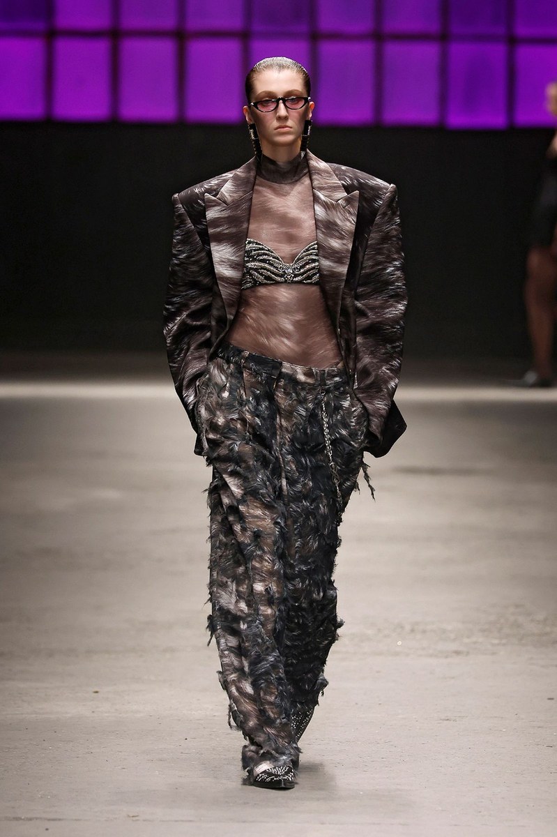 Look 19