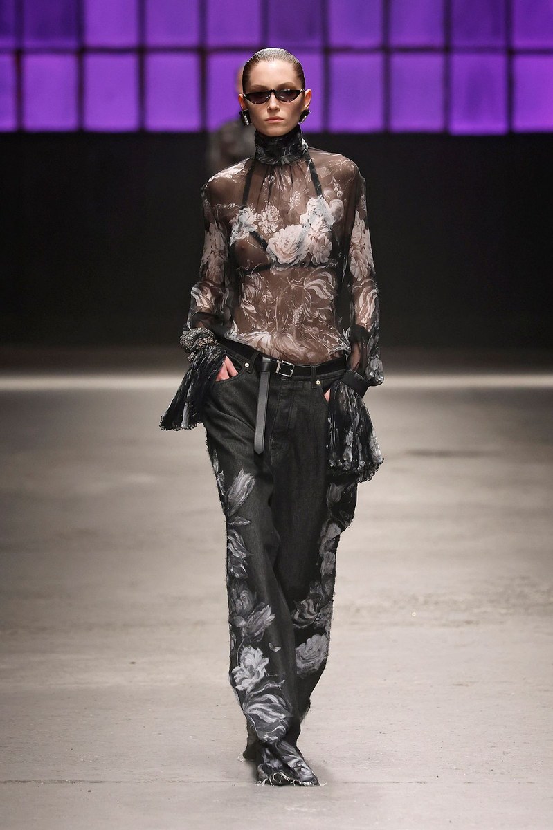 Look 24
