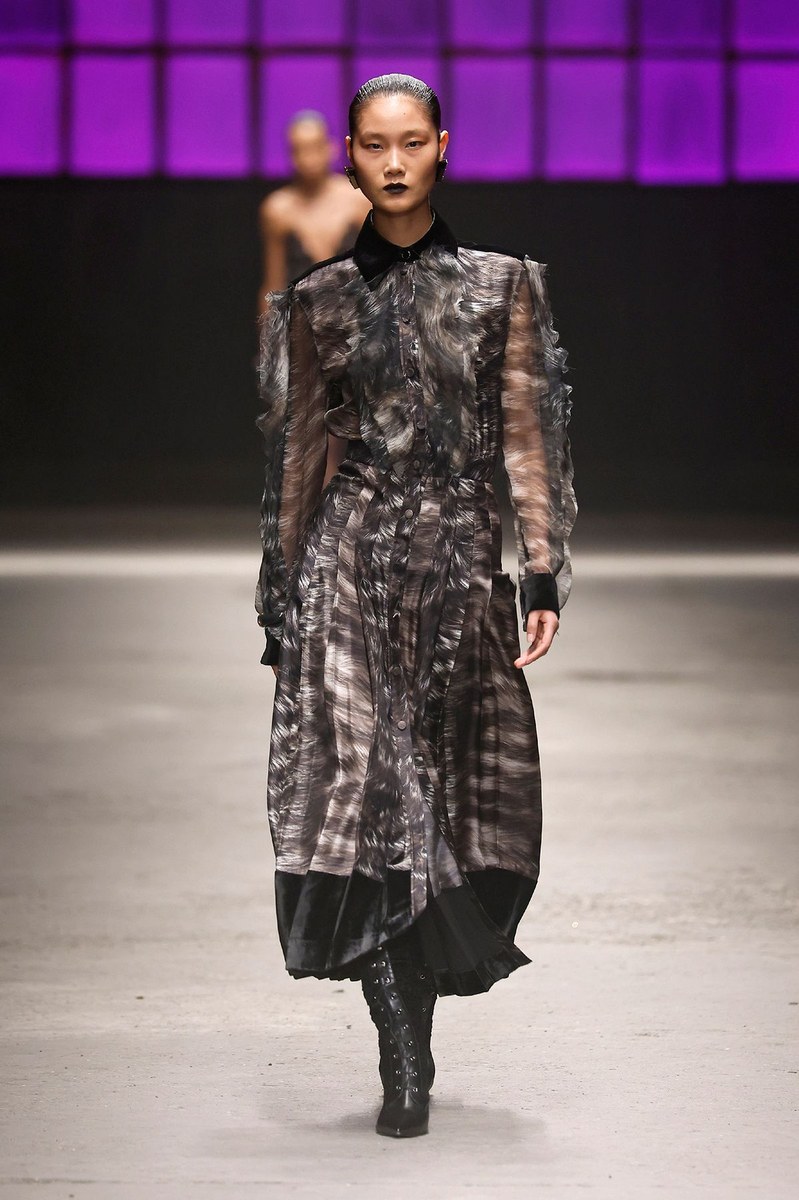 Look 25