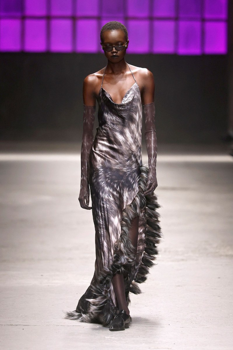 Look 27