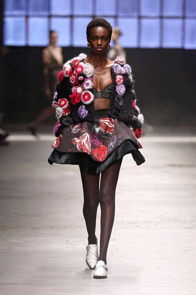 Look 28