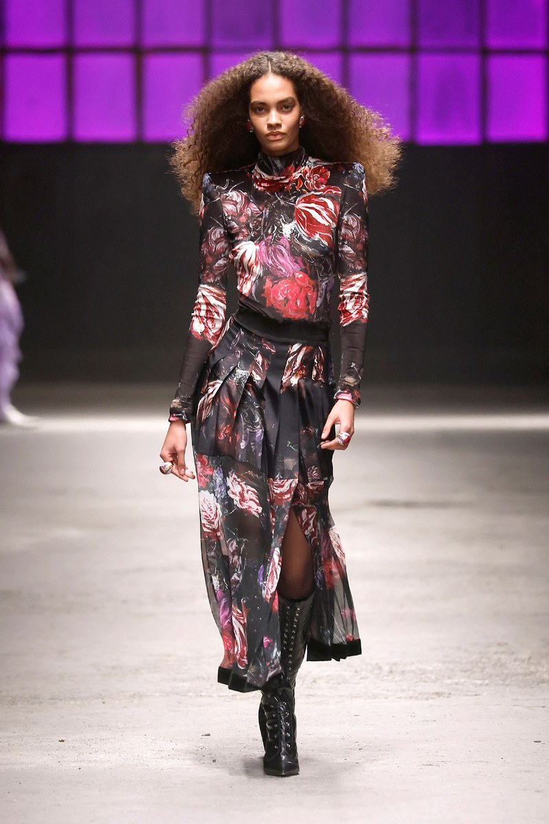 Look 30