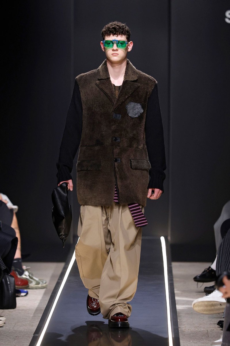 Look 8