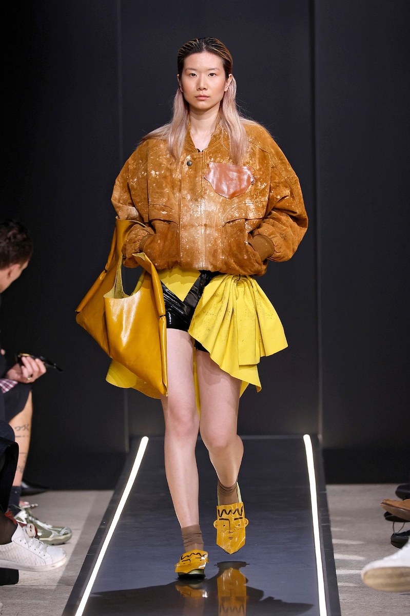 Look 16