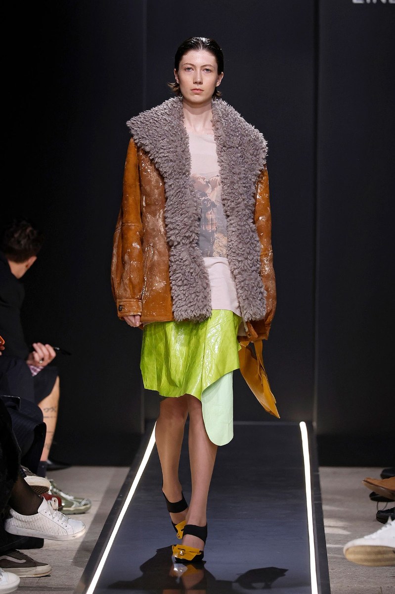 Look 17