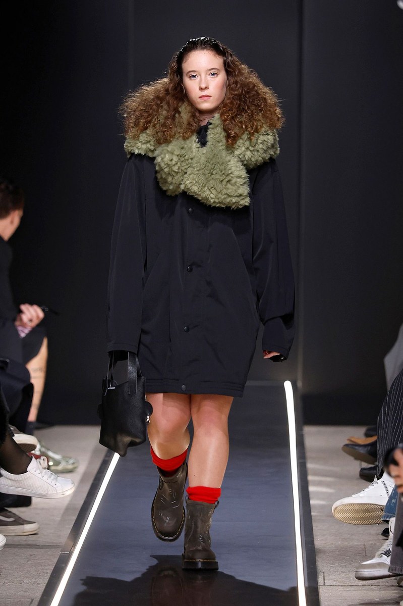 Look 18