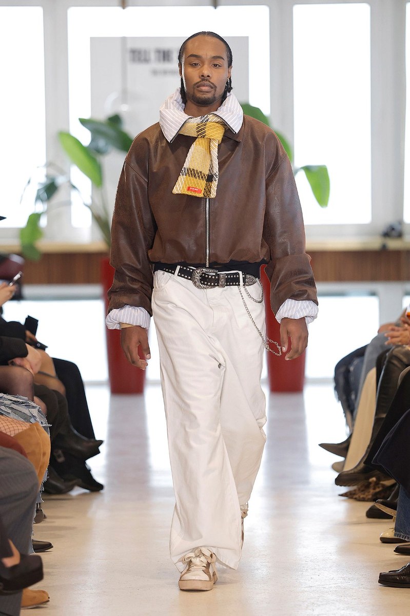 Look 10