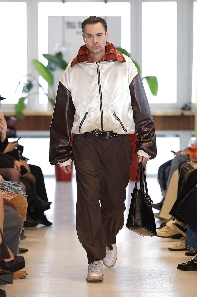 Look 18