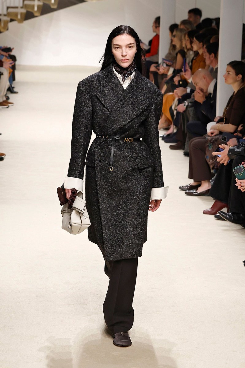 Look 3