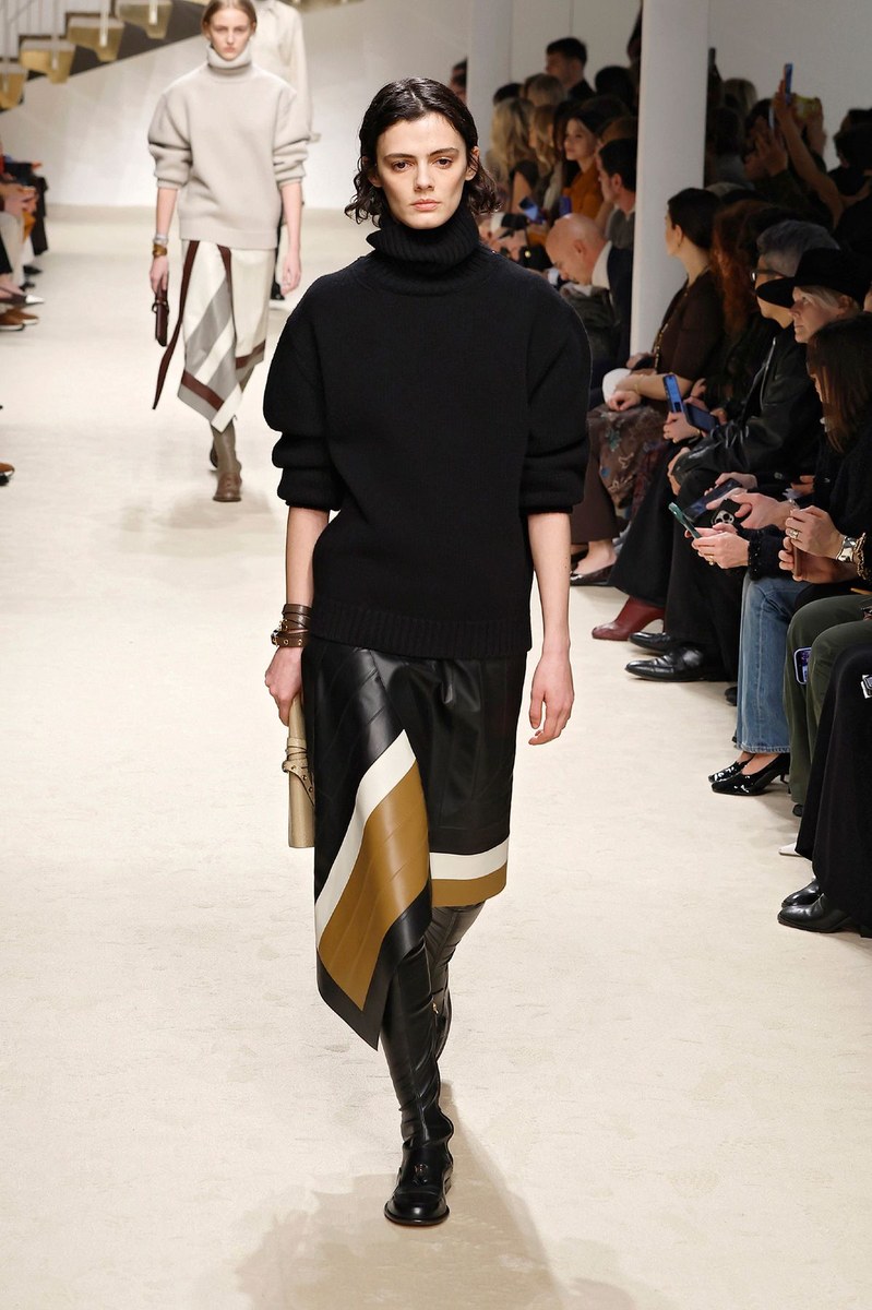 Look 7