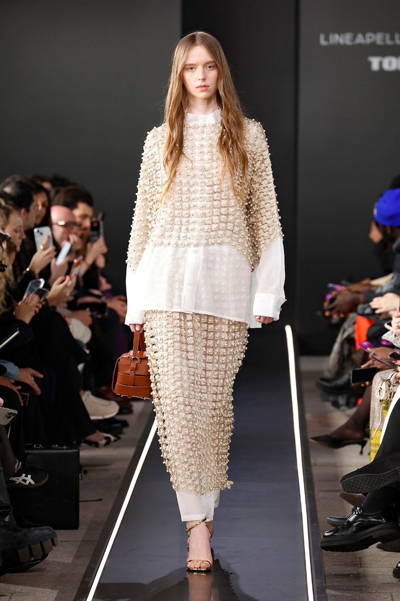 Look 16