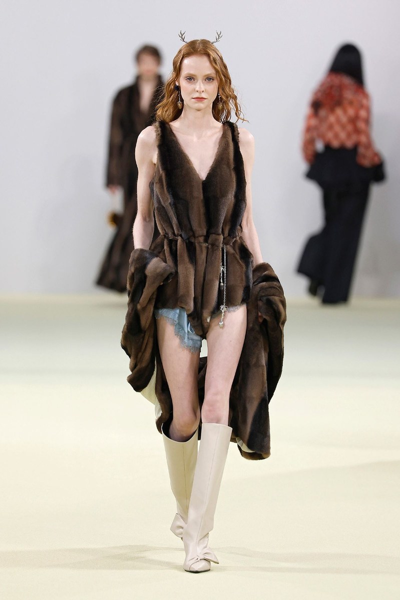 Look 14