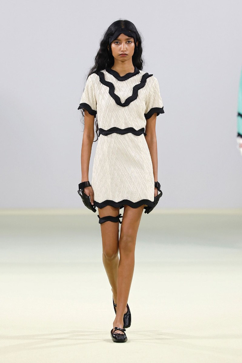 Look 27