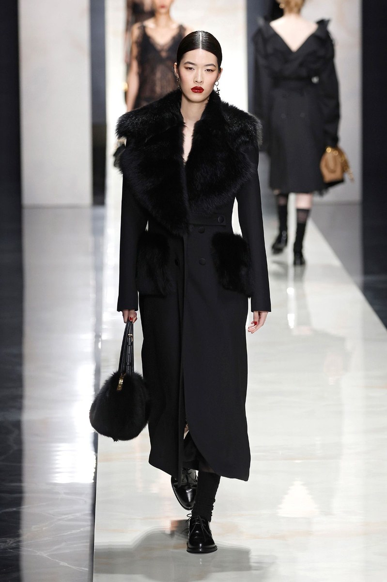 Look 7