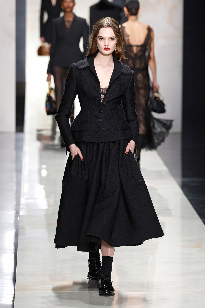 Look 10